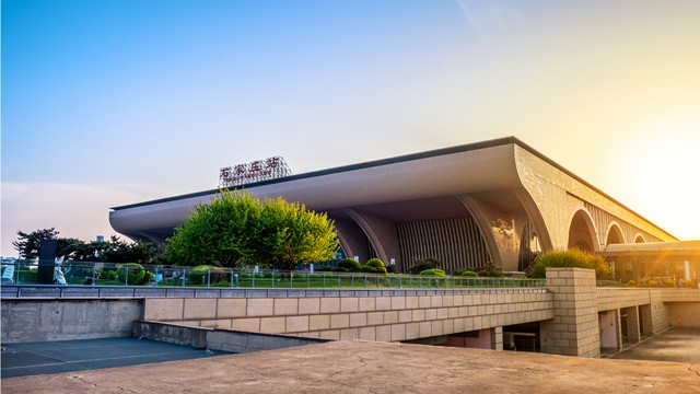 探秘石家庄木材市场在哪里：从古老街道到现代交易中心，一场关于木材的奇妙之旅