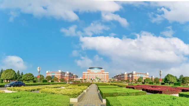 海南大学在海口哪个区？探索这座充满活力的热带学府，带你走进美兰区的心脏地带！