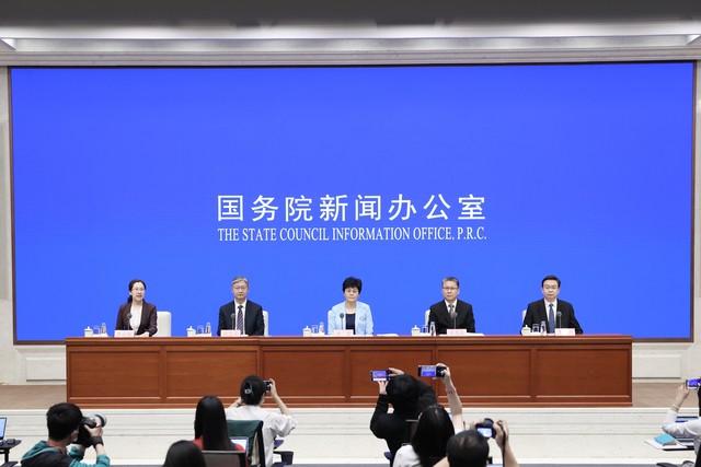 成都办护照多少钱？最新政策揭晓，120元轻松搞定出国梦，成都本地宝带你快速了解！