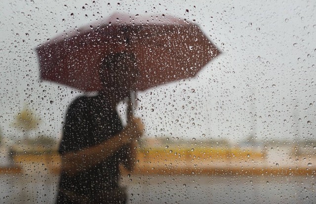 雨天去丽江旅游攻略：雨季里的浪漫与惊喜，让你爱上这座古城！