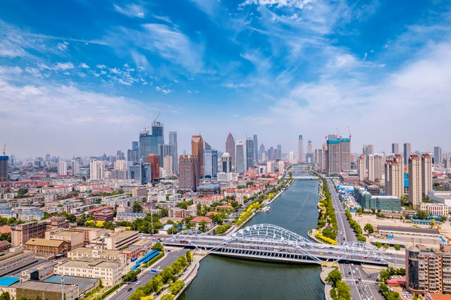 天津气温为什么高？从热浪席卷的日常到气象专家解读背后的秘密，天津市民的真实体验与应对之道