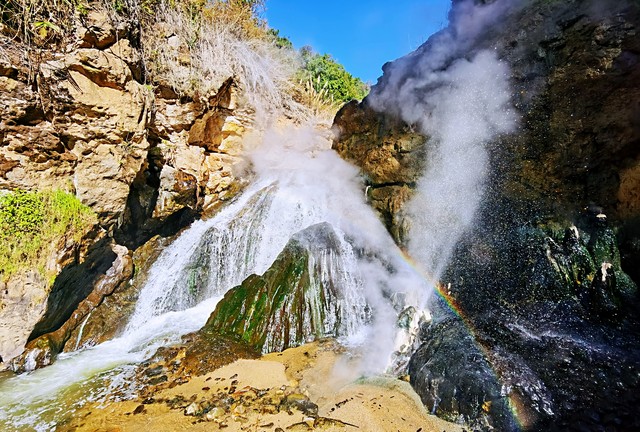 探索云南腾冲市火山热海旅游区：一场穿越时空的地质奇观之旅