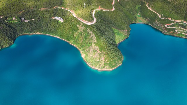 春节旅游哪里人少？泸沽湖！人间仙境，春节不看人海看湖海，带你走进云南的世外桃源