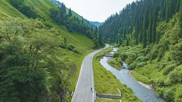惠州到云南旅游：从珠江三角洲的心跳出发，直抵彩云之南的梦幻之旅——一场说走就走的冒险，探索神秘的西南边陲，体验不一样的风土人情，品尝地道美食，感受自然与人文交织的魅力