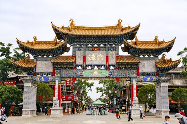 昆明旅游在哪里找住宿？2024年最全最新攻略，住对地方才能玩得尽兴，享受四季如春的城市魅力