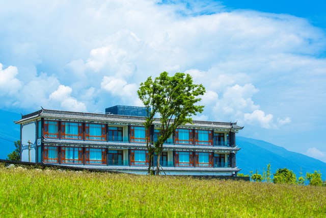 大理苍山宾馆：一场说走就走的旅行，住进风景如画的大理苍山，体验不一样的慢生活，享受大自然的馈赠，让心灵在这片净土中找到归宿