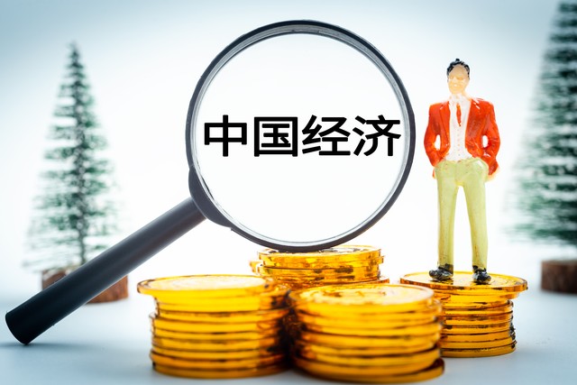 稳定的经济增，不仅是一串数字：它关乎每个家庭的梦想、年轻人的未来与国家的荣耀——2024年中国经济如何在挑战中稳住步伐，创造奇迹？