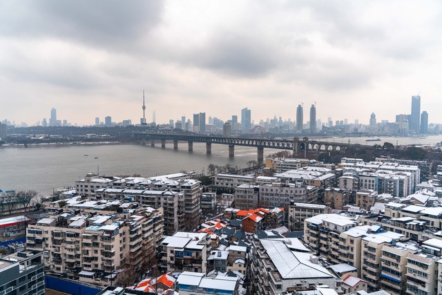 武汉天气现在怎么样？最新天气预报显示武汉即将迎来温暖周末，你准备好了吗？