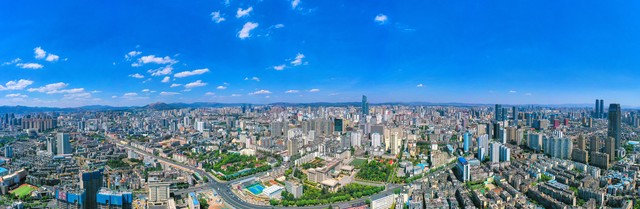旅游住昆明哪里方便？2024年最新攻略带你玩转春城，住对地方让你的旅程更加精彩！