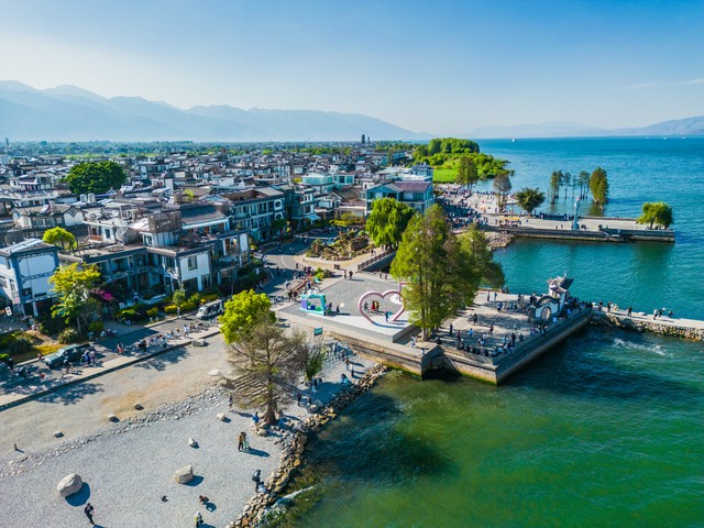 当洱海边的风轻拂过，才村的海谣海景客栈成了旅人心中最柔软的归宿