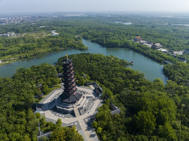 详细阅读:哪里的小龙虾最出名?从湖北潜江到江苏盱眙,再到湖南南县,一场舌尖上的红色风暴席卷全国 哪里的小龙虾最出名?从湖北潜江到江苏盱眙,再到湖南南县,一场舌尖上的红色风暴席卷全国