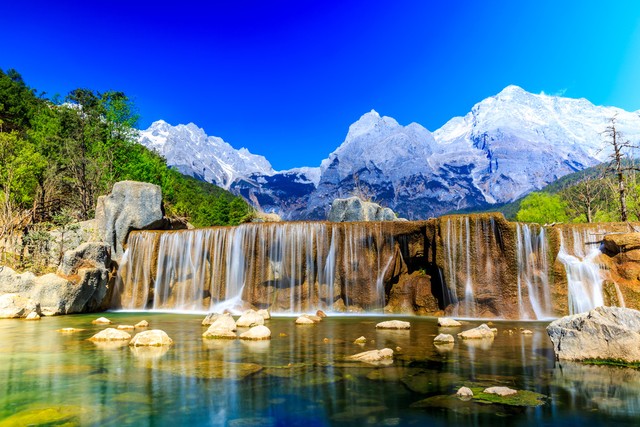 丽江出国旅游哪个旅行社最值得信赖？2024年最新丽江出境游旅行社排行榜，带你轻松找到最适合的旅行伙伴！