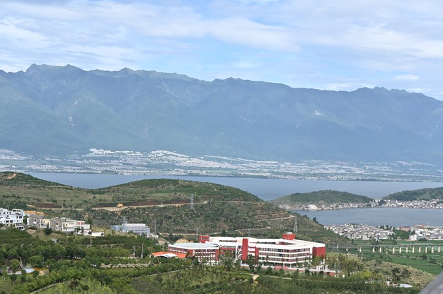 大理黄冈实验中学：梦想的摇篮，成就未来的起点 —— 十八载春秋，大理黄冈实验中学书写民办教育传奇篇章