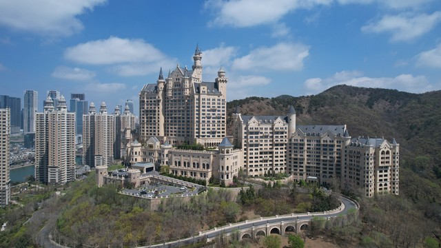 大连第五郡为什么贵？揭开这座明星小区背后的秘密，让你明白每一分钱花得值不值！