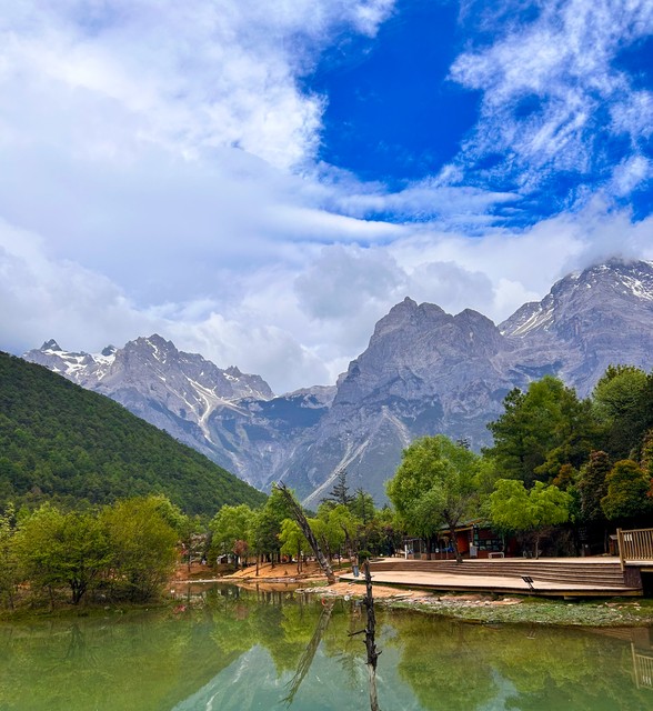 丽江景区百度旅游：从古老茶马古道到现代旅行者的天堂，一场穿越时空的浪漫之旅