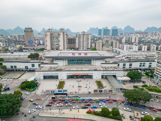 桂林车站到机场要多久？从桂林火车站到桂林两江国际机场，你所需要了解的一切都在这里！