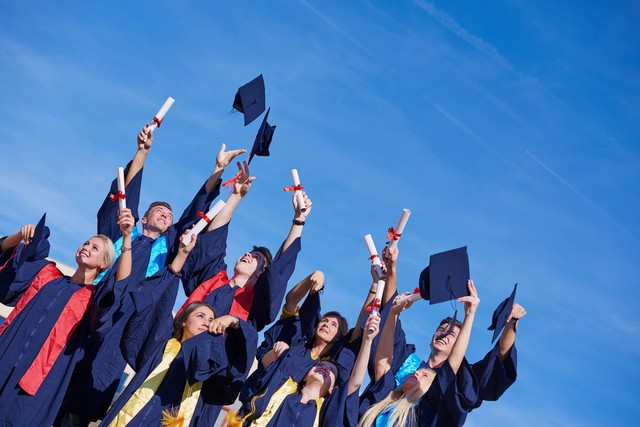 实现留学梦的：一位普通大学生如何在半年内完成从申请到录取的逆袭之路
