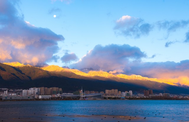 冬日里的大理：当暖阳遇见温泉，当候鸟遇见湿地——一段关于温暖与自然的邂逅