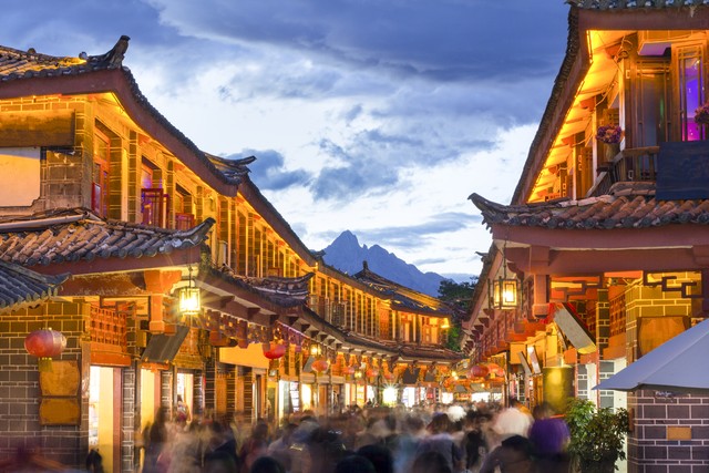 丽江市旅游业增加值再创新高，2023年接待游客6986万人次，总收入突破1066亿元，丽江如何做到的？
