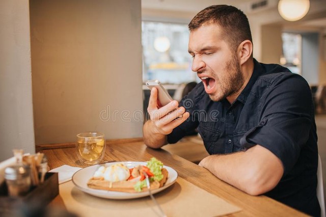 从大理街头巷尾飘来的香味，到洱海边上那碗热气腾腾的砂锅鱼——探索大理的好吃的东西，一场味蕾上的旅行