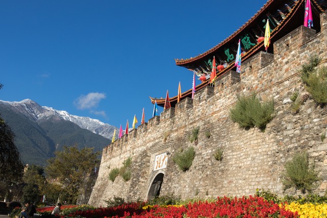 丽江大理在哪？一场穿越时空的旅行，带你探寻彩云之南的魅力，感受不一样的风情，让你心动不已，快来加入这场说走就走的旅行吧！
