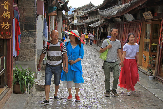 当丽江遇见你，世界都变得柔软：探索那片土地上独一无二的旅游优势