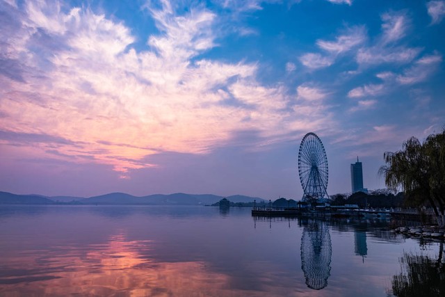江苏无锡有哪些好玩的地方？2024年最值得打卡的15个旅游景点，从太湖鼋头渚到惠山古镇，带你领略不一样的江南风情