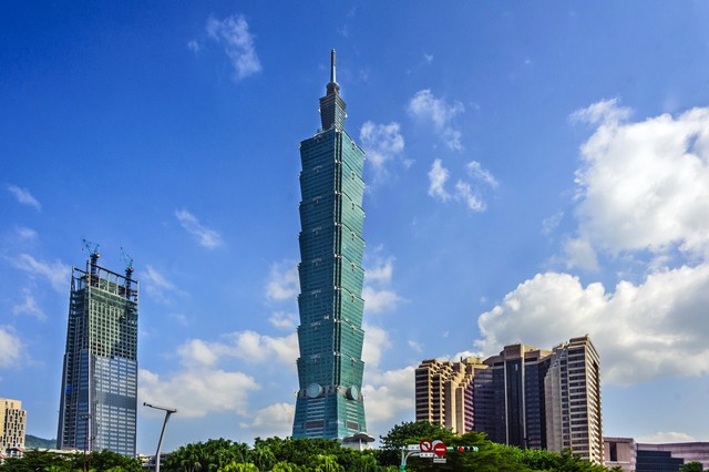 为什么台湾的书贵？揭秘背后不为人知的秘密，从历史、文化到经济因素全解析，带你深入了解两岸出版业差异