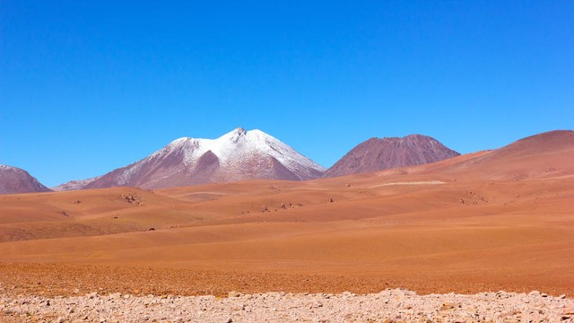 智利这个国家怎么样：从世界尽头的狭长地带到全球瞩目的铜矿王国，智利如何成为南美洲一颗璀璨的明珠？