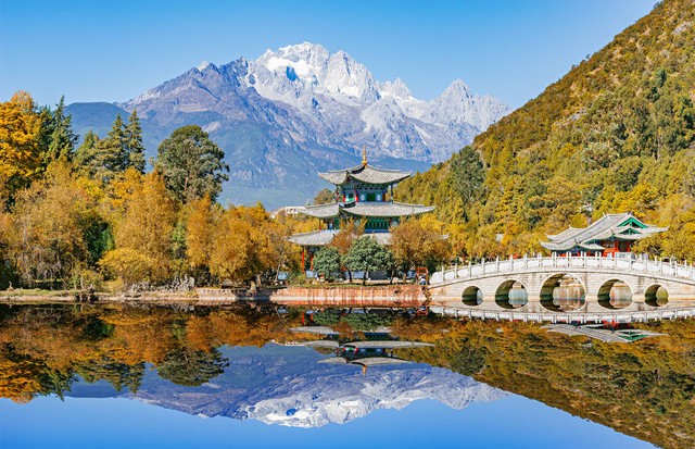 丽江旅游景点路线图：从古城到雪山，一场说走就走的浪漫之旅，2024最新最全攻略，让你轻松玩转云南风情画卷