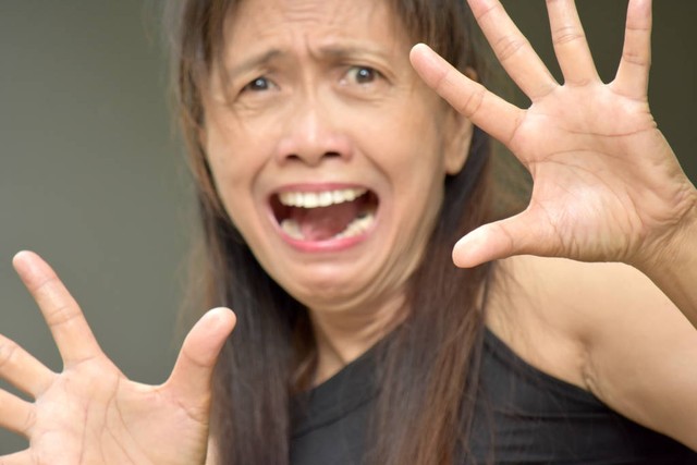 笑声你信不？当欢笑遇见挑战，我们如何在困境中找到快乐