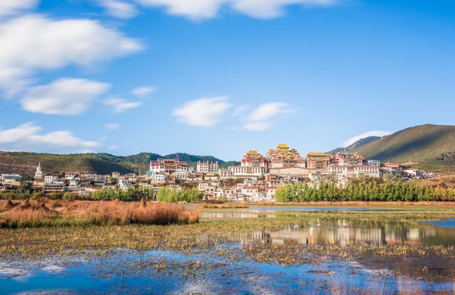 马鞍山到云南旅游价格全攻略：2024年最新预算分析，让你的云南之旅既省钱又开心！