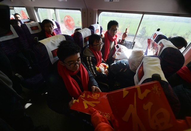 陪老人云南旅游：一场温馨又刺激的家庭冒险，带爸妈重拾年轻时的梦想，让爱在路上延续