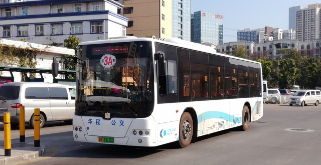 昆明98路公交车：从菊花村到苏家塘，一段充满故事的城市脉络，带你看遍昆明街头巷尾的百态人生