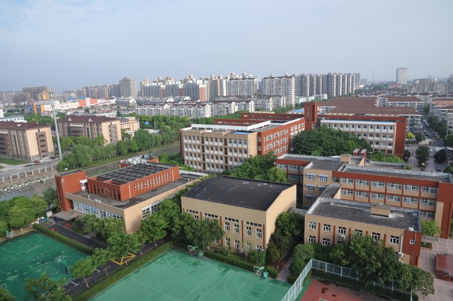 石家庄二十中怎么样？揭开这座长安区最大完全中学神秘面纱，带你深入了解这所省级示范性高中背后的故事，以及它如何成为无数学子梦想起航的地方