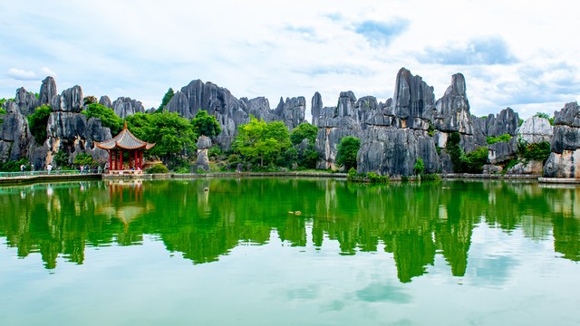 云南景点太分散？别担心，这里有最实用的旅行攻略助你玩转彩云之南！
