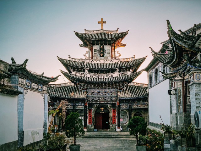 四月份去云南旅游攻略：一场春日的浪漫之旅，带你领略彩云之南的魅力，从昆明到大理，再到丽江，探索古老文明与自然奇观交织而成的独特风景线