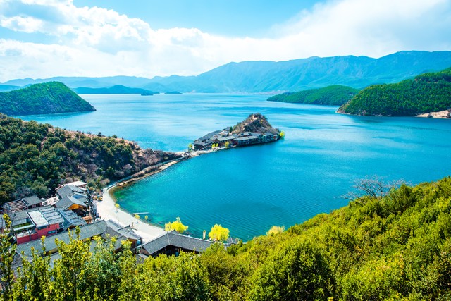 泸沽湖旅游大概多少钱？2024年最新攻略，带你解锁最实惠的旅行方式，让你的钱花得值！