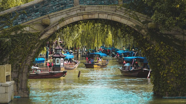 十一去云南旅游天气：抓住秋日最美的瞬间，和家人朋友一起踏上梦幻旅程！