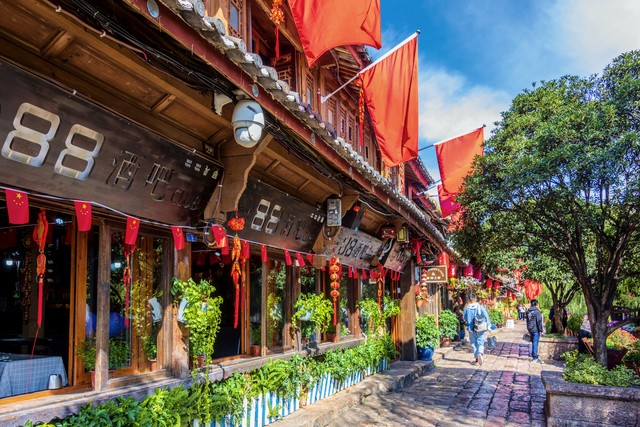 丽江古城便宜客栈：如何用最少的钱住进最美的纳西庭院，享受最地道的丽江风情