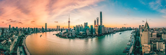 上海现在怎么样：从街头巷尾到高楼大厦，这座城市的每一个角落都在诉说着它自己的故事