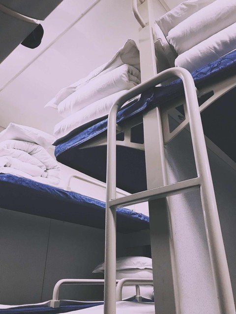 动卧的灯怎么关，让你在夜行列车上享受宁静睡眠的小技巧