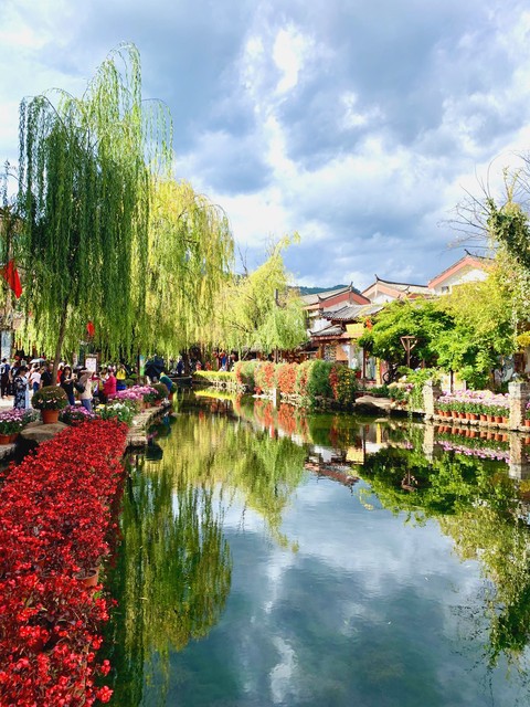 丽江的旅游旺：从古至今，丽江为何总能成为旅行者的首选？