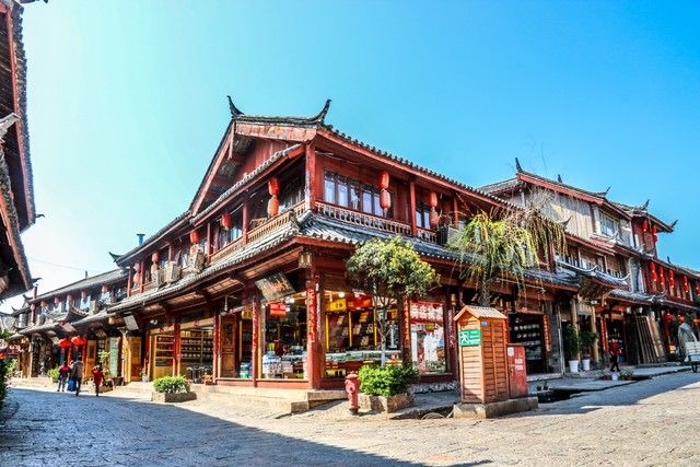 丽江最有特色的：从古城到雪山，从东巴文化到民族风情，带你体验不一样的丽江风情