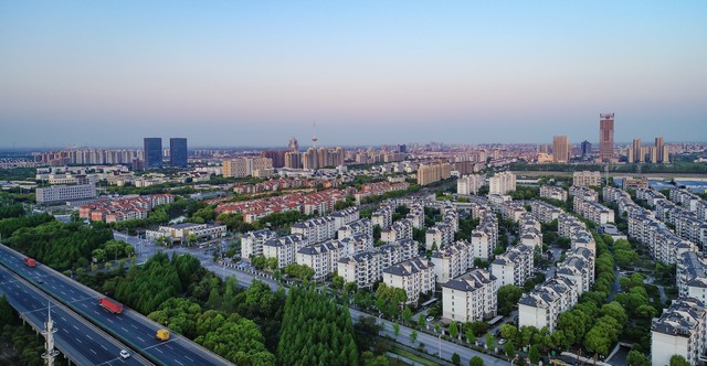 上海不要门票的景点有哪些？2024年最新免费游玩全攻略，带你发现魔都隐藏的宝藏之地，不花一分钱也能玩得尽兴！