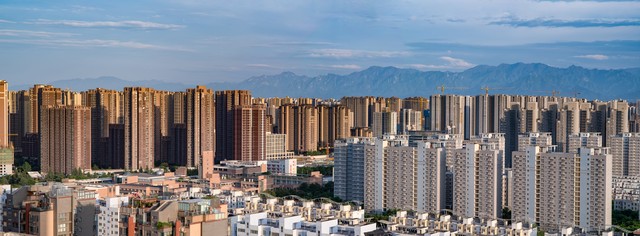 西安华远君城为什么贵？揭秘这座西安地标性豪宅背后的秘密，带你深入了解它为何能稳居高端房产市场的顶流地位！