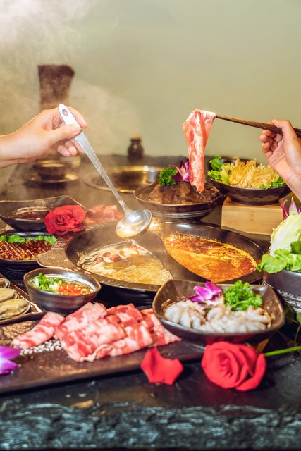 怎么介绍火锅：从古至今，麻辣鲜香的传奇之旅，带你走进热气腾腾的美食世界