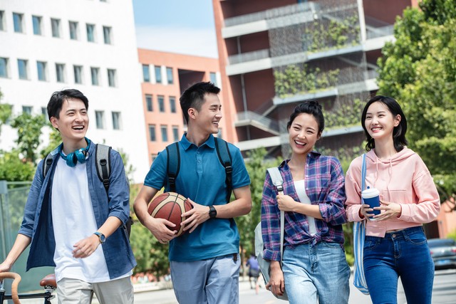 学院的学生们：从课堂讨论到学术讲座，再到论文写作的那些事儿——华东师范大学体育与健康学院的真实故事