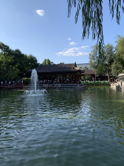 当乾隆最宠臣和珅住的地方叫什么，竟然是恭王府，这背后的故事比电视剧还精彩！