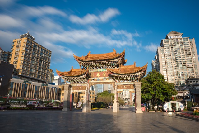 带小孩去昆明旅游，2024年最不容错过的亲子游目的地，探索春城的无限魅力，让孩子在玩乐中学习成长，体验不一样的假期！